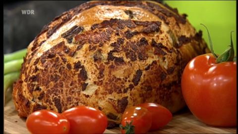 Frisches Frühlingszwiebelbrot